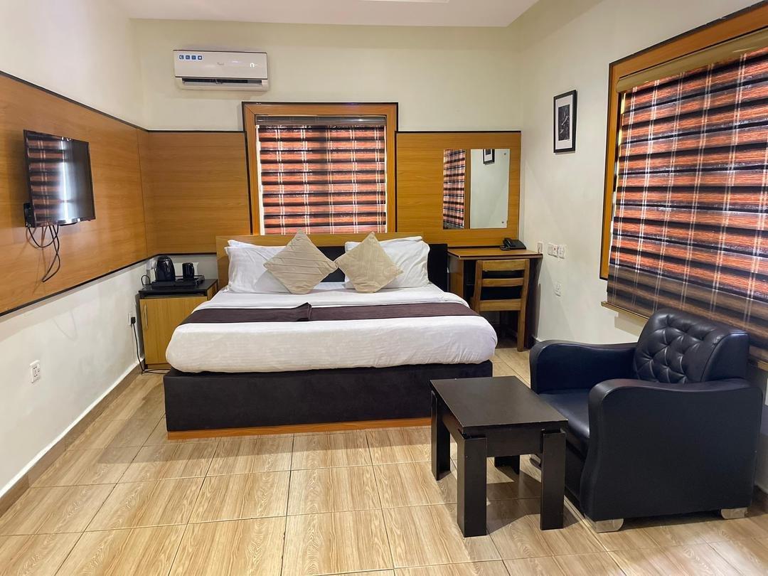 Mini Suite Alternate